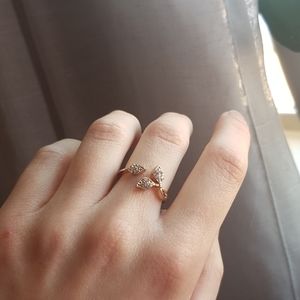 Divine leaf ring